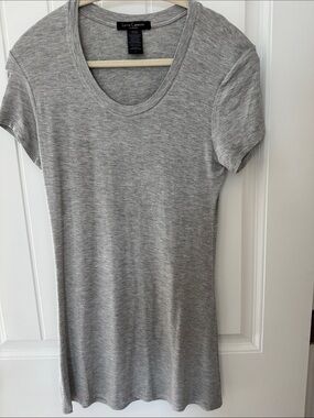 Women's Gray Scoop Neck Short Sleeve Top